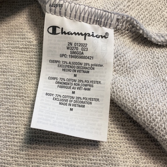 Champion light gray long-sleeve cropped hoodie. Size M. Authentic Athletic wear. - Picture 10 of 10